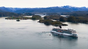 Explore the polar regions with Viking expedition experts