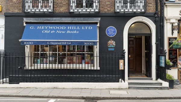 Discover Heywood Hill’s book selection process with Head of Libraries Zoe Dickey