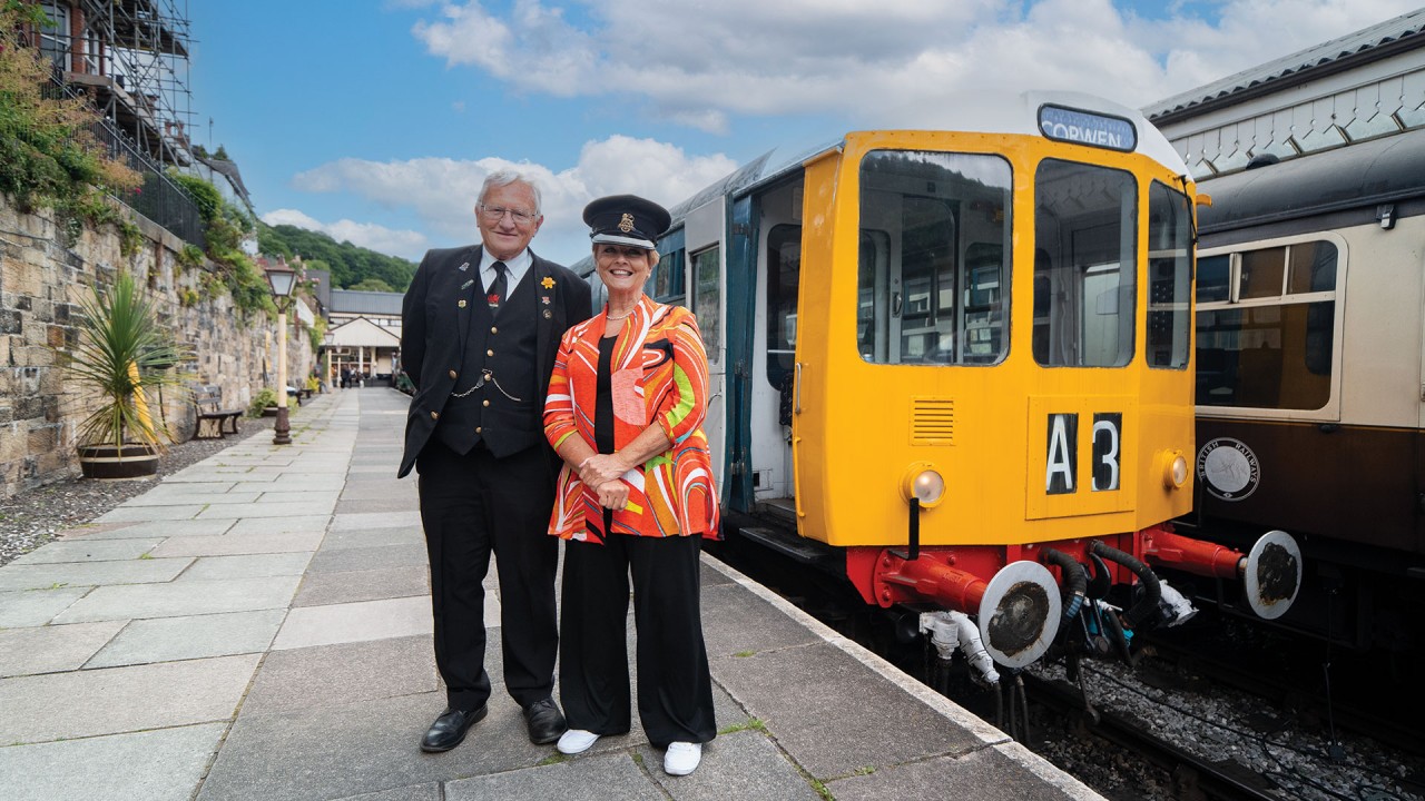 Discover the Llangollen Heritage Railway with Anne Diamond)