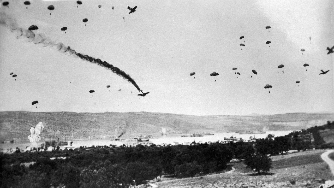 Learn the courageous story of the Battle of Crete with Vangelis Zervogiannis)