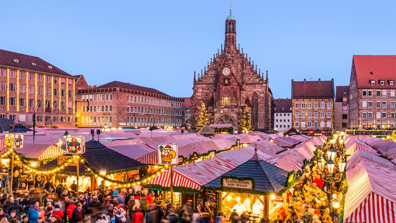 Discover the wonder of Europe’s holiday markets)
