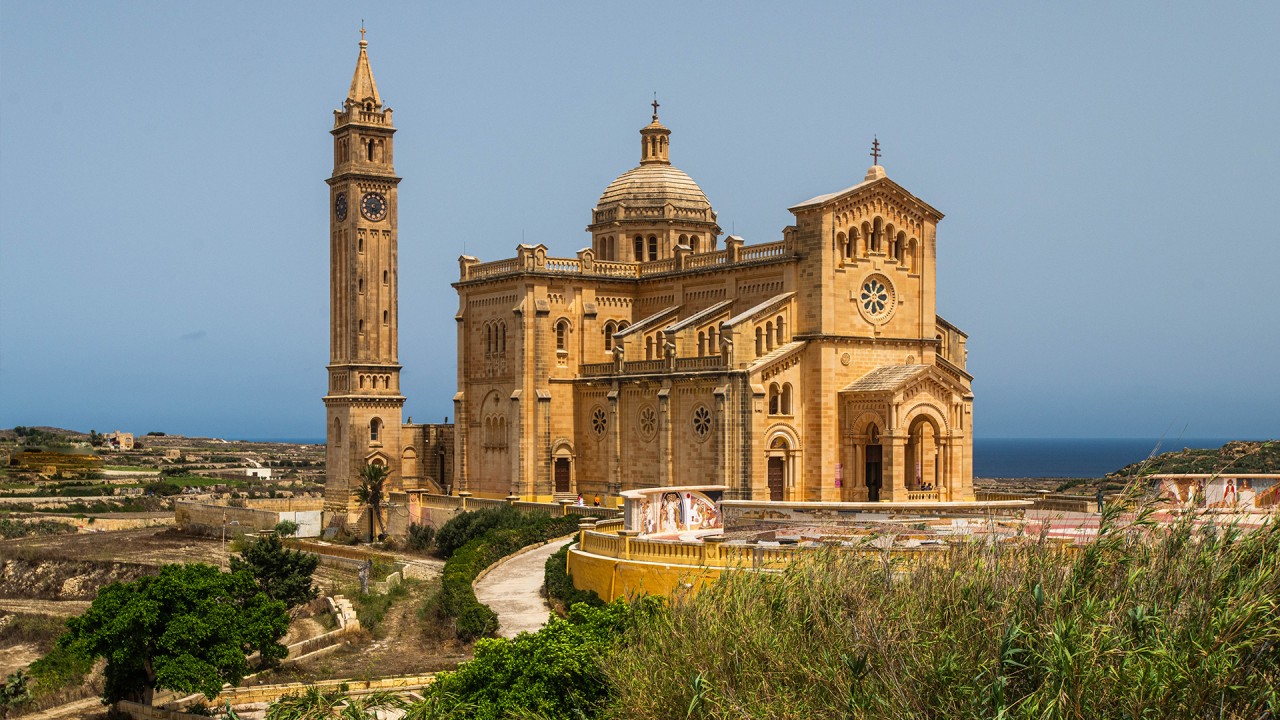 Uncover the treasures of Gozo with Alastair Miller)
