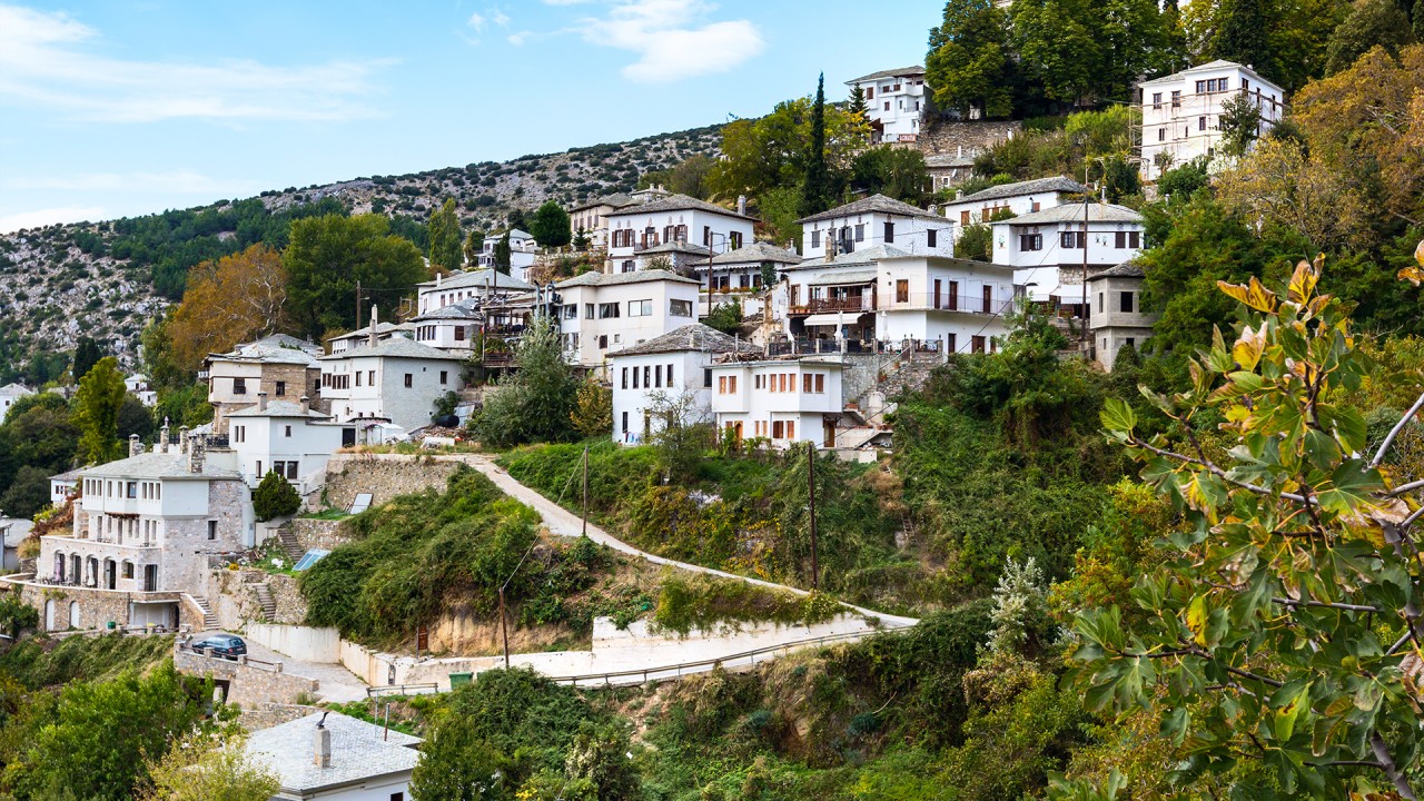 Explore Volos and the ancient heart of Thessaly with Vangelis Zervogiannis)