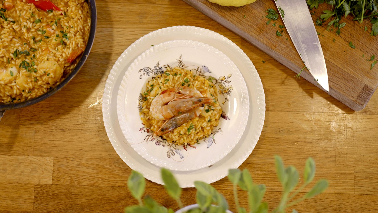 Learn to prepare prawn risotto with Italian chef Valentina Harris)