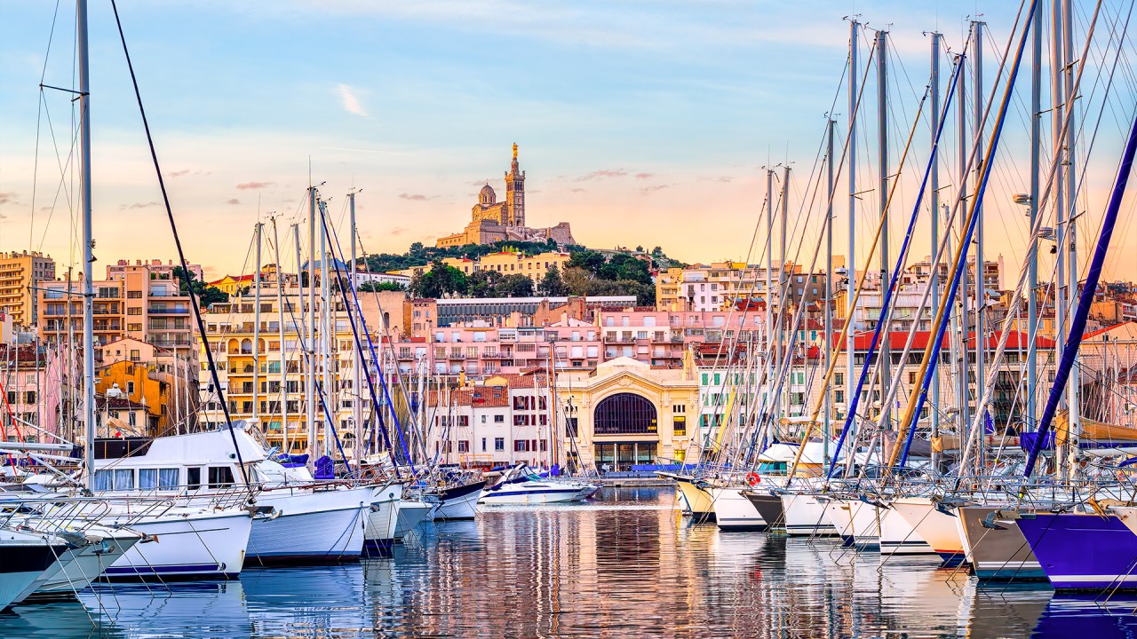 Uncover the charms of southern France with Jean Newman Glock)