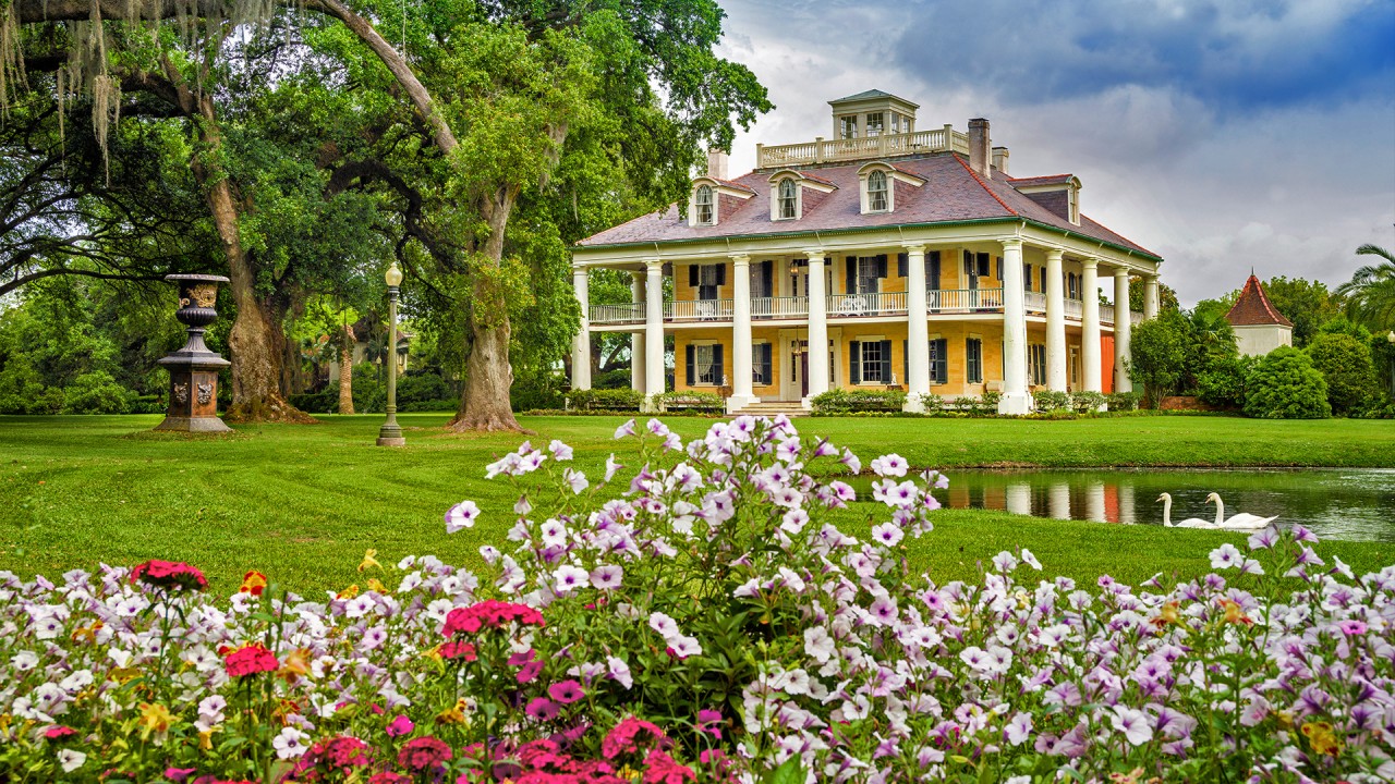 Step inside Louisiana’s historic Houmas House)